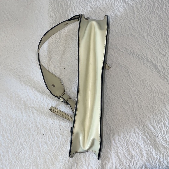 GUESS Satchel Handbag - Picture 3 of 16